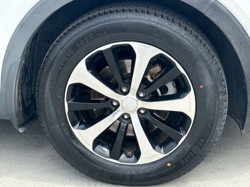 Used 2017 Kia Sorento EX w/ EX Premium Package FWD image 11