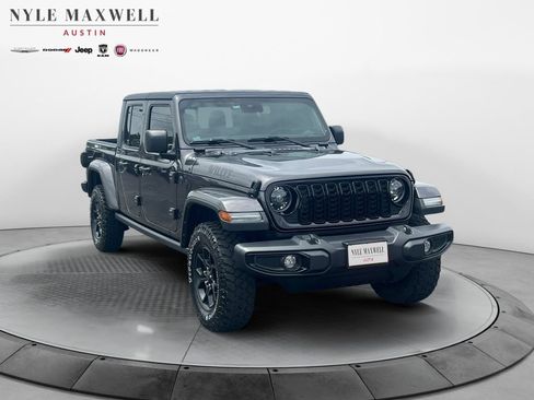 Used 2024 Jeep Gladiator Sport AWD/4WD image 2