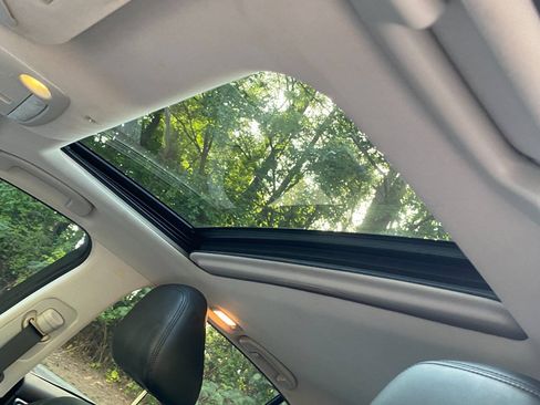Used 2015 INFINITI Q50 w/ Moonroof Package RWD image 44