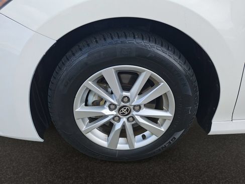 Used 2025 Toyota Camry LE FWD image 38