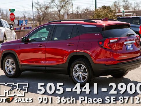 Used 2024 GMC Terrain SLE w/ Driver Convenience Package image 7