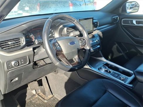 Used 2020 Ford Explorer XLT w/ Equipment Group 202A image 8