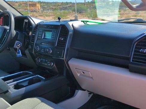 Used 2017 Ford F150 XLT AWD/4WD image 29