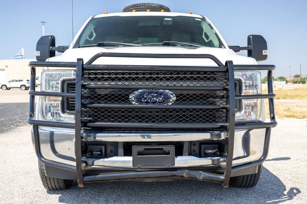 Used 2019 Ford F350 XL w/ Power Equipment Group RWD image 2