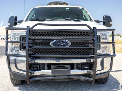 Used 2019 Ford F350 XL w/ Power Equipment Group RWD image 2