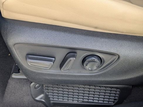 Used 2024 Toyota Sienna XLE FWD image 21