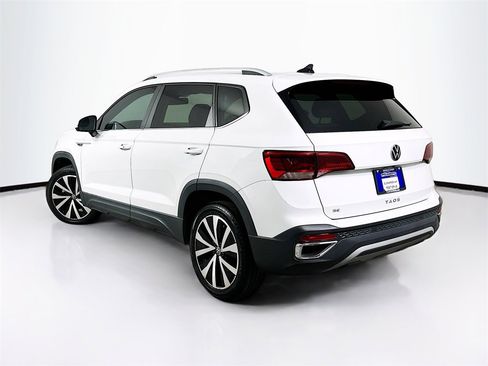 Used 2022 Volkswagen Taos SE w/ IQ.Drive SE Package image 6