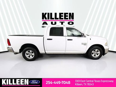 Used 2022 RAM 1500 Classic SLT image 9