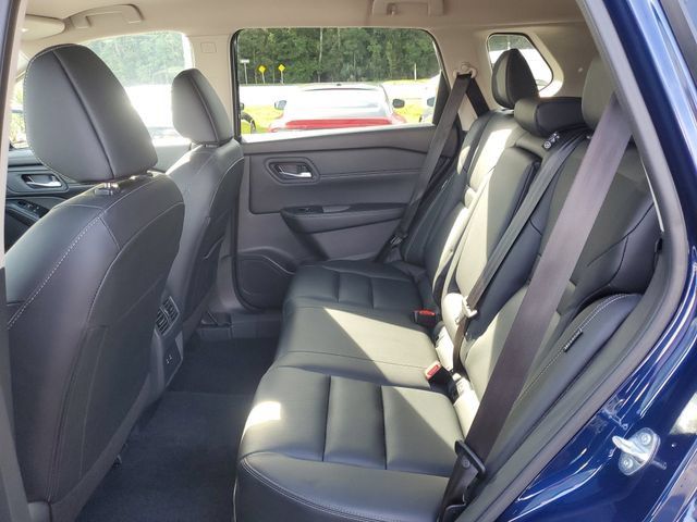 Certified 2026 Nissan Rogue SL FWD image 9