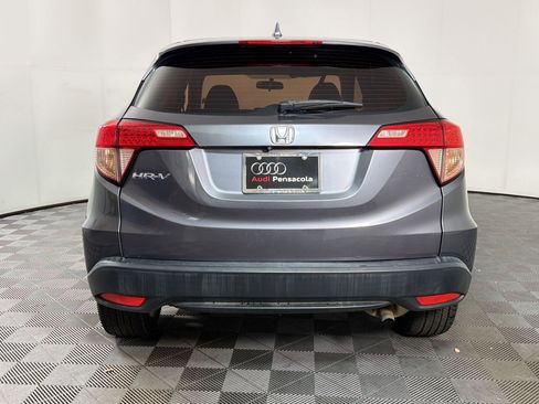 Used 2018 Honda HR-V LX image 9