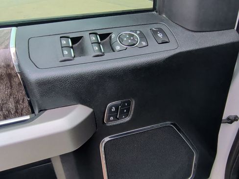 Used 2017 Ford F350 Lariat w/ Chrome Package image 11