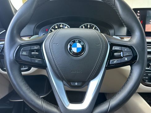Used 2019 BMW 530i w/ Convenience Package RWD image 23
