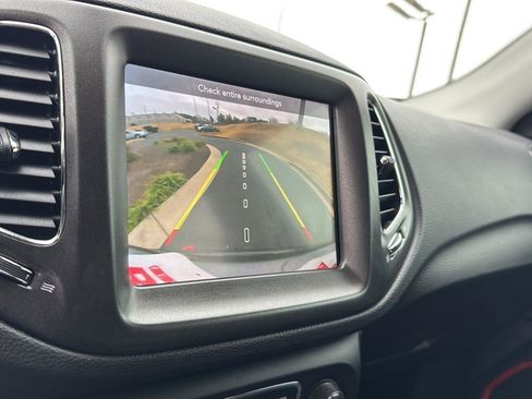 Used 2019 Jeep Compass Trailhawk image 23