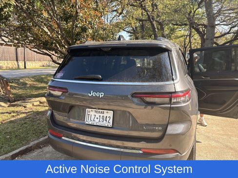 Used 2023 Jeep Grand Cherokee L Limited w/ Luxury Tech Group II RWD image 4