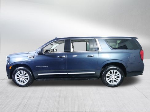 Used 2022 GMC Yukon XL Denali image 4