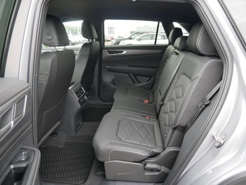 New 2025 Volkswagen Atlas Cross Sport SE image 8