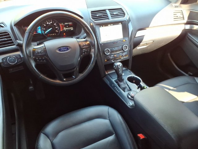 Used 2019 Ford Explorer XLT w/ Equipment Group 202A AWD/4WD image 23