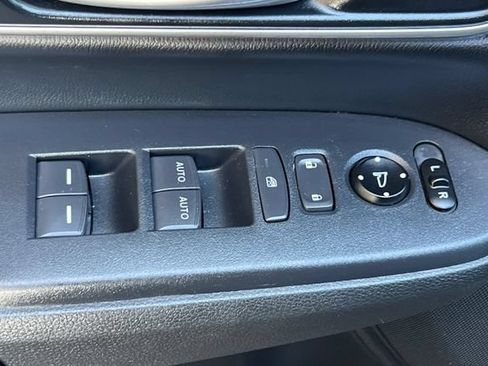 Used 2020 Honda CR-V Touring image 12