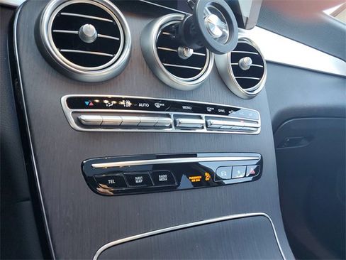Used 2021 Mercedes-Benz GLC 300 4MATIC image 19