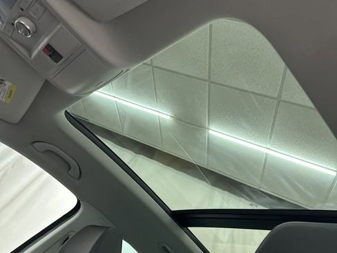 Used 2016 Volkswagen Tiguan SE image 21