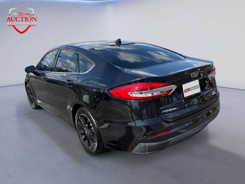 Used 2019 Ford Fusion SE image 8