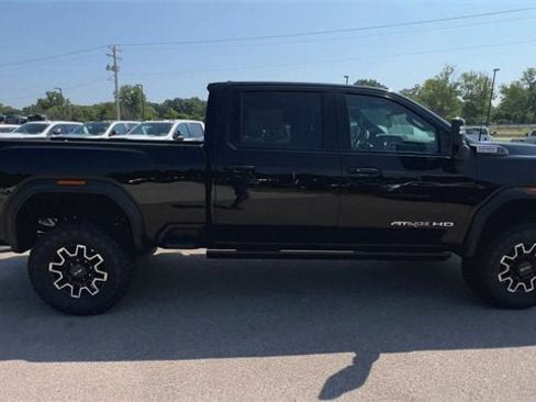 New 2025 GMC Sierra 2500 AT4X image 9