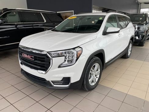 Certified 2023 GMC Terrain SLE w/ Driver Convenience Package image 4