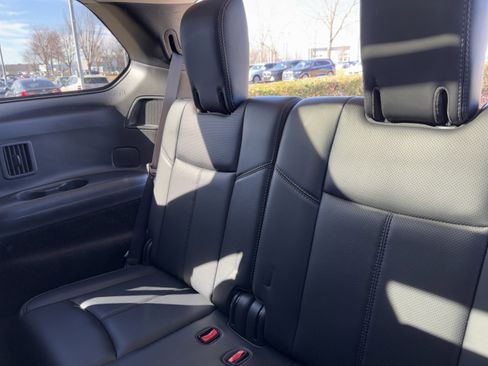 Used 2019 Nissan Pathfinder Platinum image 33