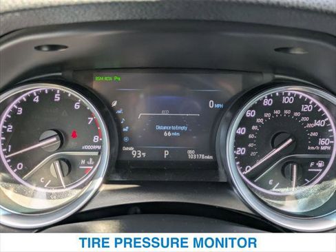 Used 2018 Toyota Camry XLE FWD image 16