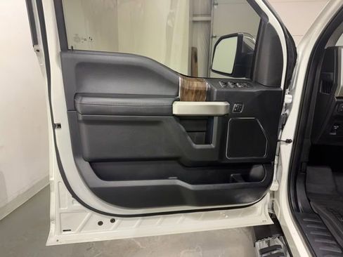 Used 2020 Ford F150 Lariat w/ Equipment Group 502A Luxury image 8