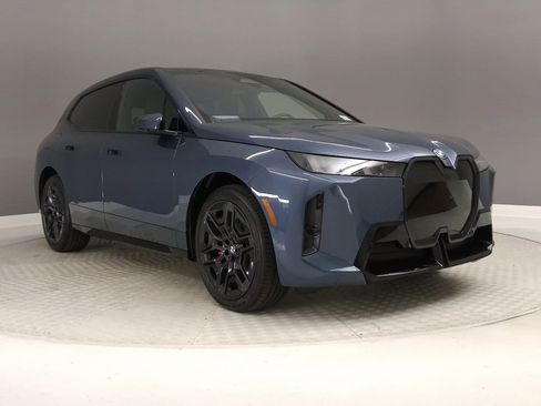 New 2026 BMW iX xDrive45 w/ M Sport Package image 5