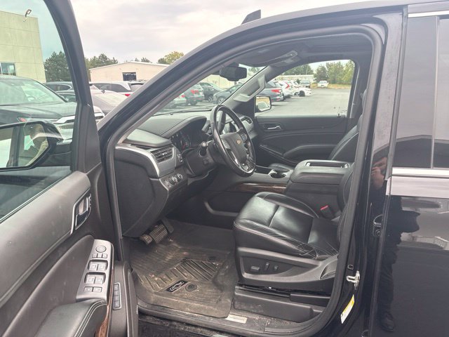Used 2020 Chevrolet Suburban LT w/ Luxury Package AWD/4WD image 5