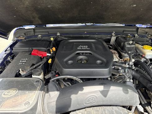 Used 2018 Jeep Wrangler Sport AWD/4WD image 12
