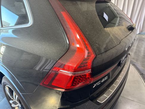 Used 2018 Volvo XC60 T5 R-Design w/ Convenience Package AWD/4WD image 9