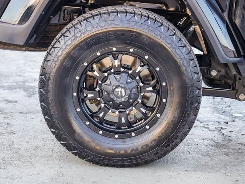 Certified 2023 Jeep Gladiator Overland w/ Popular Equipment Package image 12