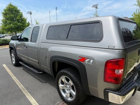 Used 2007 Chevrolet Silverado 1500 LT w/ Towing Package AWD/4WD image 9