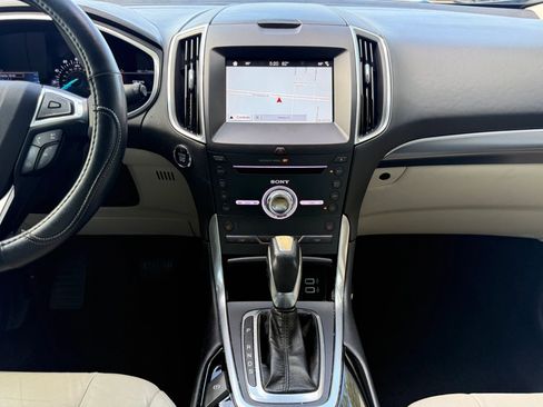 Used 2017 Ford Edge Titanium w/ Technology Package image 10