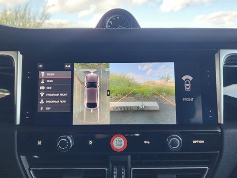 Used 2024 Porsche Macan w/ Premium Plus Package image 43