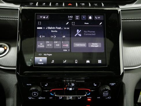 New 2025 Jeep Grand Cherokee Altitude image 22