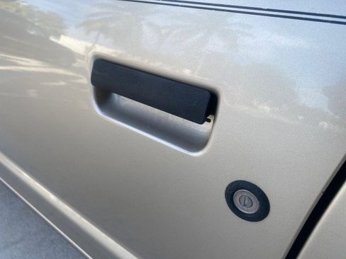 Used 1995 Saturn S-Series SL1 image 40