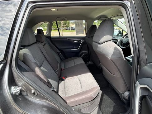 Used 2025 Toyota RAV4 XLE AWD/4WD image 32