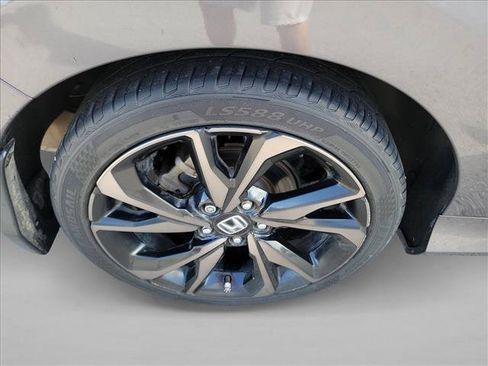 Used 2019 Honda Civic Sport image 11
