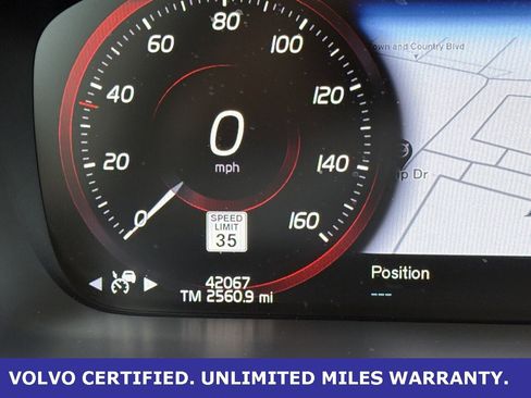 Certified 2022 Volvo XC90 T6 Momentum w/ Advanced Package image 17