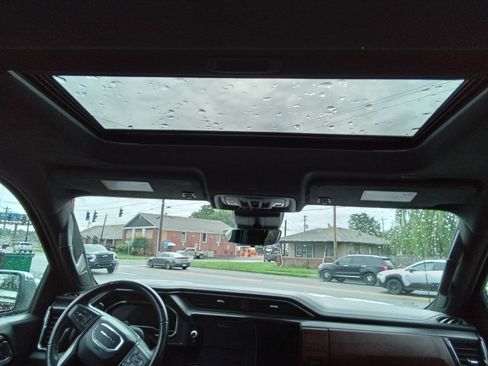 Used 2023 GMC Sierra 1500 Denali Ultimate AWD/4WD image 8