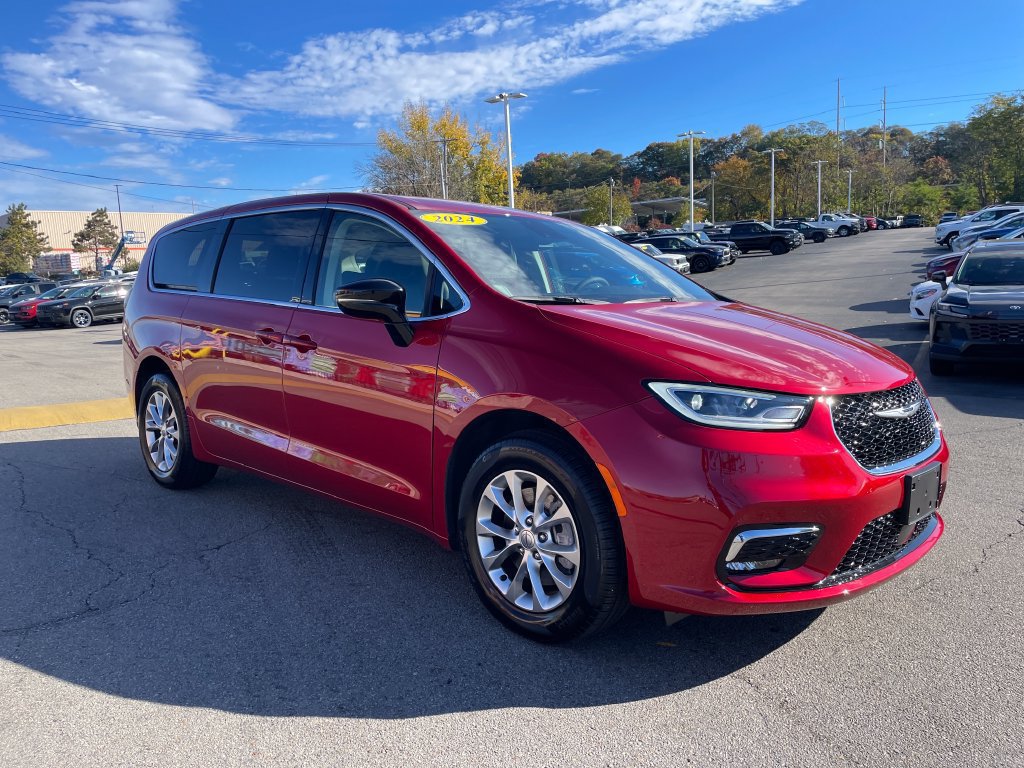Used 2024 Chrysler Pacifica Touring-L AWD/4WD image 7
