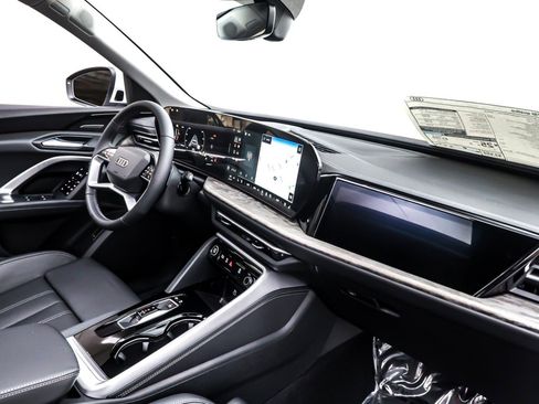 New 2025 Audi Q5 Prestige image 5