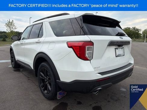 Used 2023 Ford Explorer XLT w/ Equipment Group 202A AWD/4WD image 17