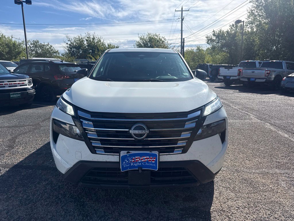 Used 2024 Nissan Rogue S FWD image 2