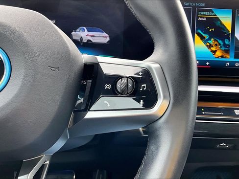 Used 2024 BMW i5 eDrive40i w/ M Sport Package image 24