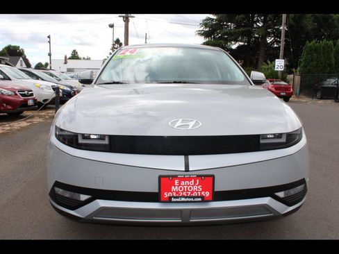 Used 2024 Hyundai Ioniq 5 SEL RWD image 2